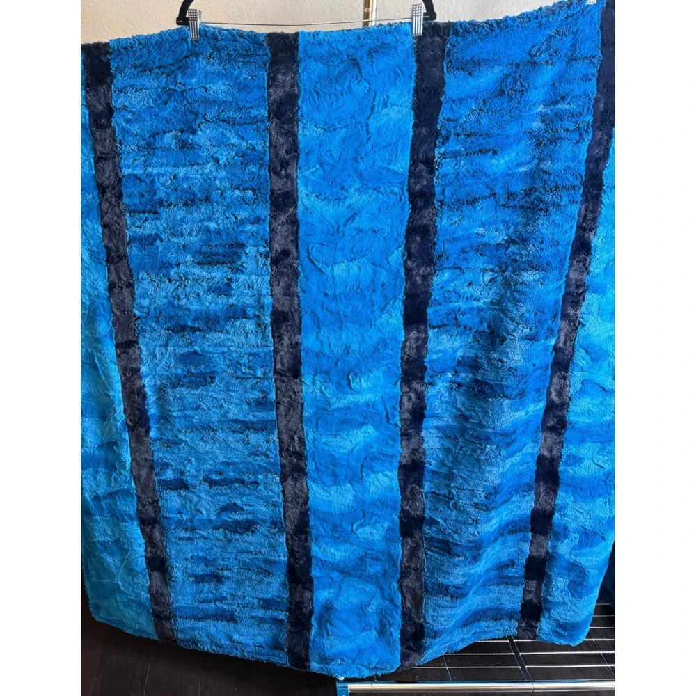 Sew Sweet Minky 74x52 Large Luxury Throw Blanket Blue Striped USA Made